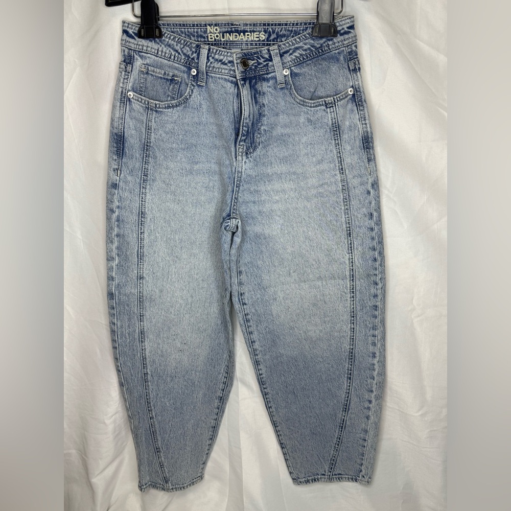 No Boundaries High Rise Blue Jeans Relaxed Fit